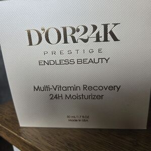Multi-Vitamin Recovery 24H Moisturizer - Gold